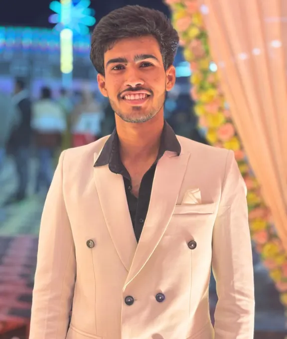 Sidharth, E-commerce Manager